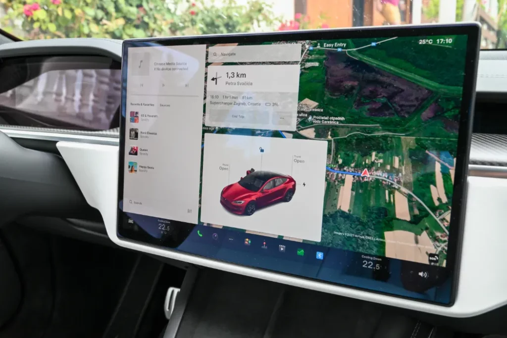 Tesla Screen Cleaning Mode