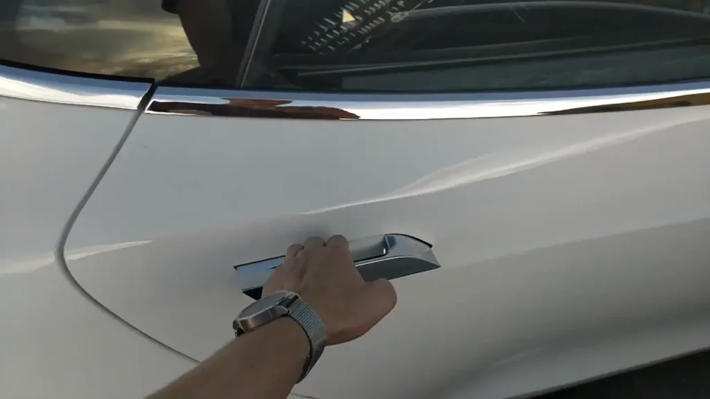 Prevent-Tesla-Model-S-Door-Handles-1